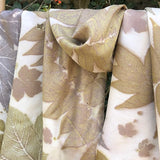 foulard en soie en teintures naturelles et impressions végétales